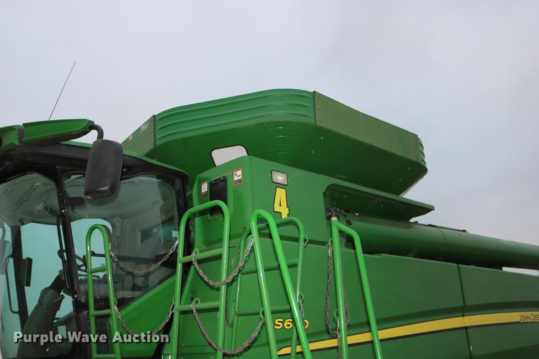 image for item DB1167 2013 John Deere S670 STS combine