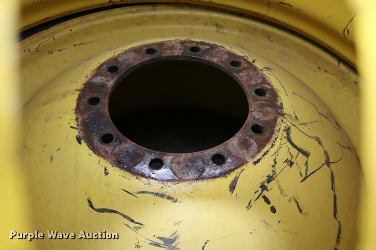 image for item DB1167 2013 John Deere S670 STS combine