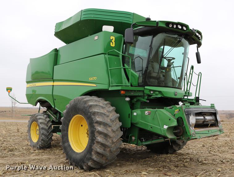 image for item DB1168 2013 John Deere S670 STS combine