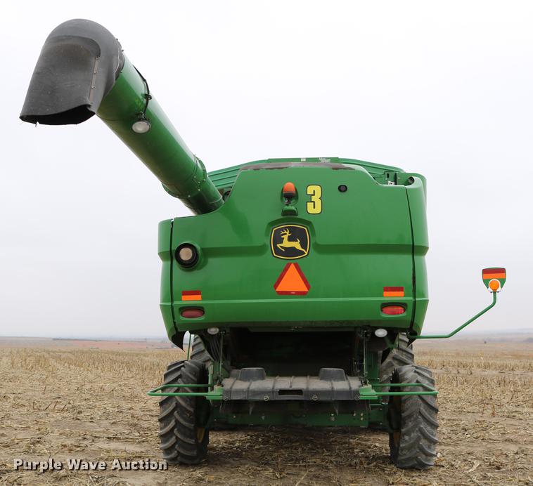 image for item DB1168 2013 John Deere S670 STS combine