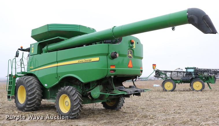 image for item DB1168 2013 John Deere S670 STS combine