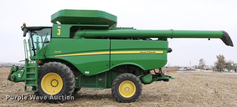 image for item DB1168 2013 John Deere S670 STS combine