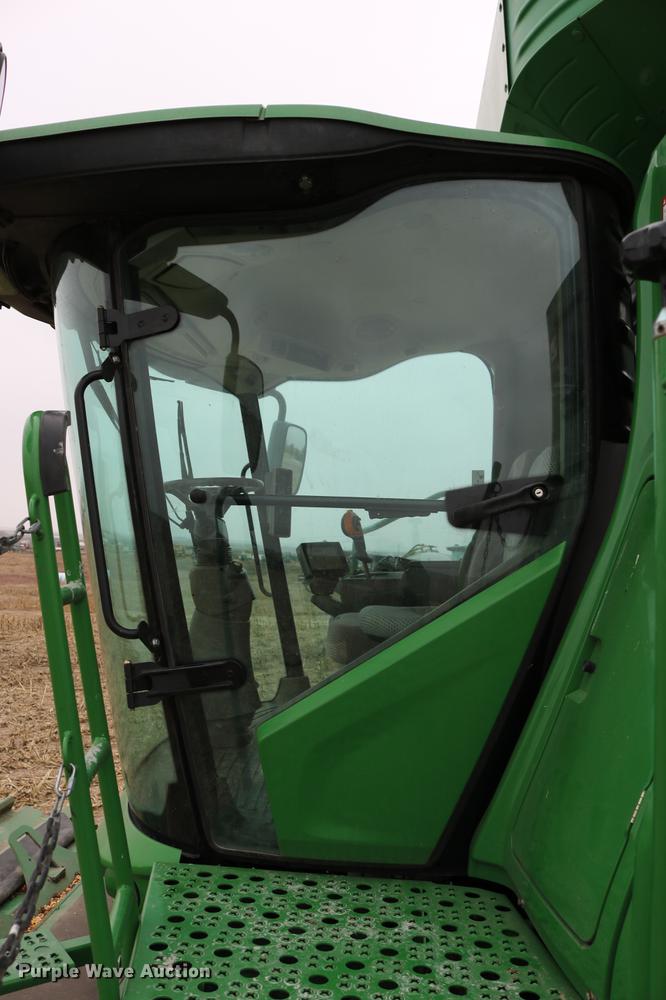 image for item DB1168 2013 John Deere S670 STS combine