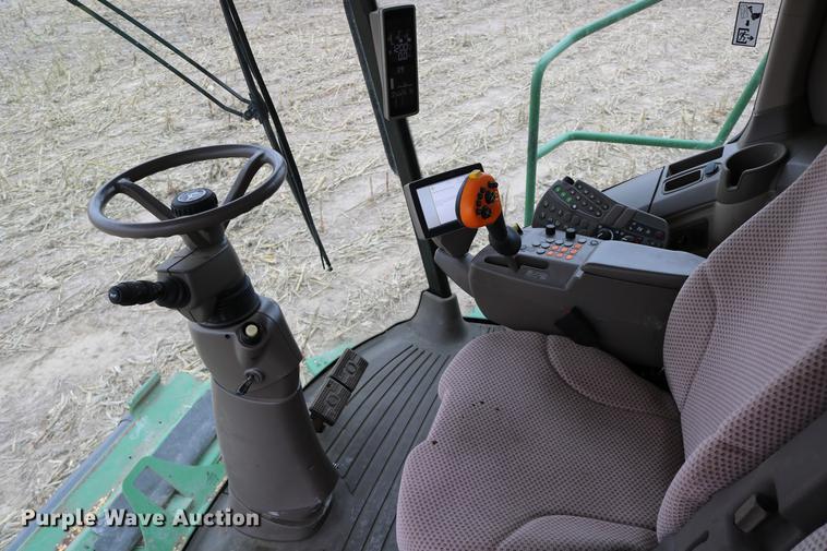 image for item DB1168 2013 John Deere S670 STS combine