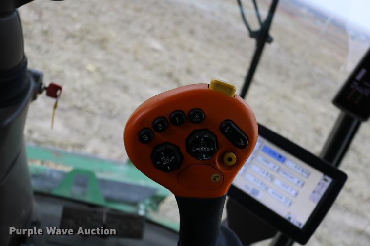 image for item DB1168 2013 John Deere S670 STS combine