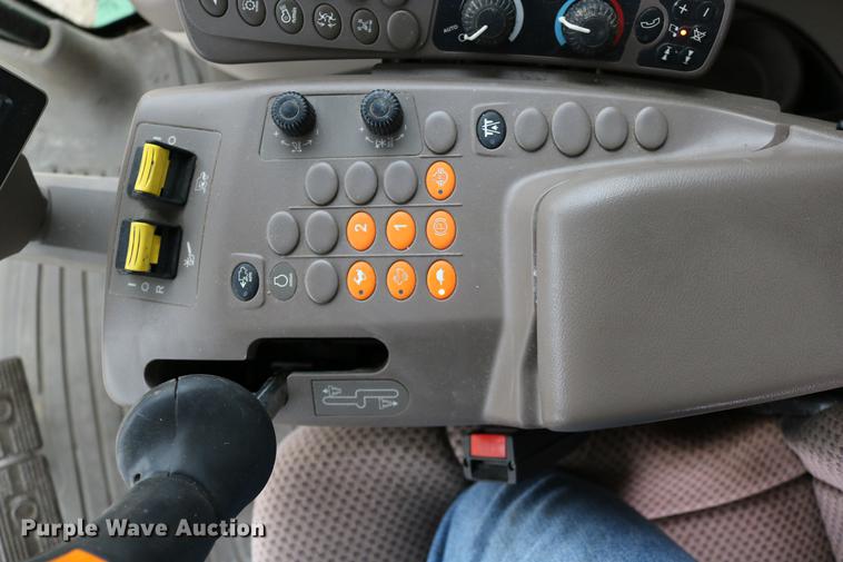 image for item DB1168 2013 John Deere S670 STS combine