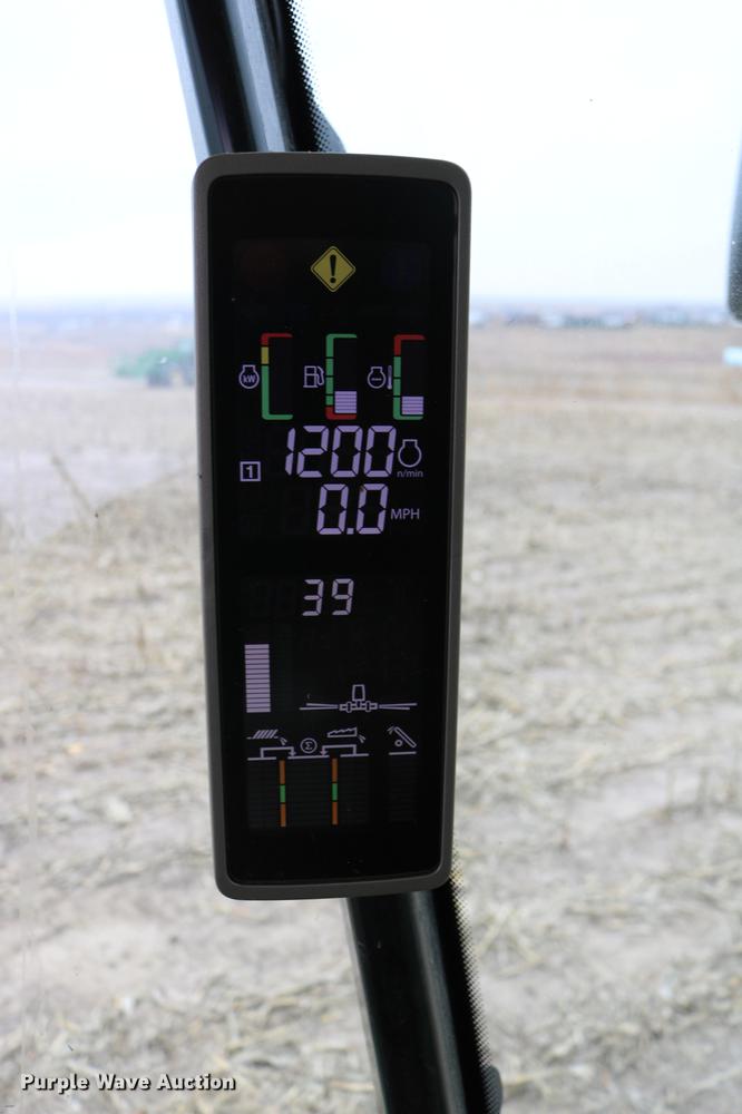 image for item DB1168 2013 John Deere S670 STS combine