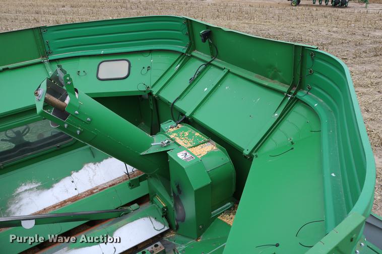 image for item DB1168 2013 John Deere S670 STS combine