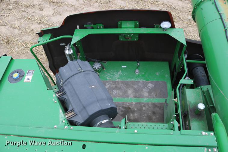 image for item DB1168 2013 John Deere S670 STS combine