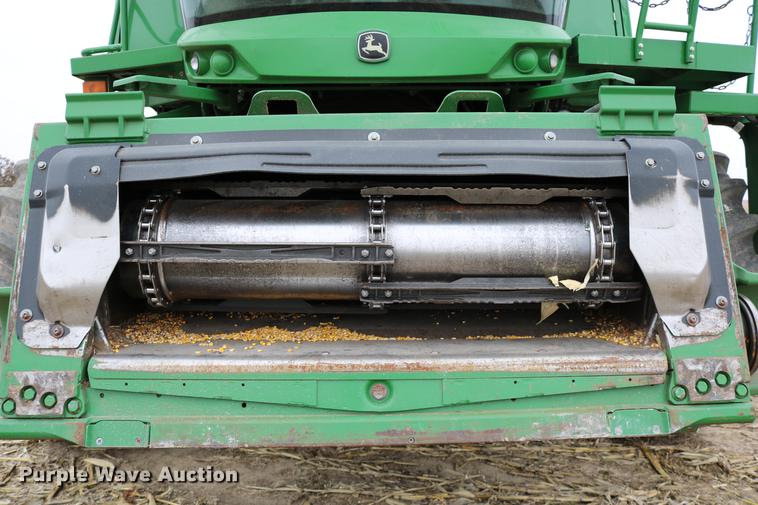 image for item DB1168 2013 John Deere S670 STS combine