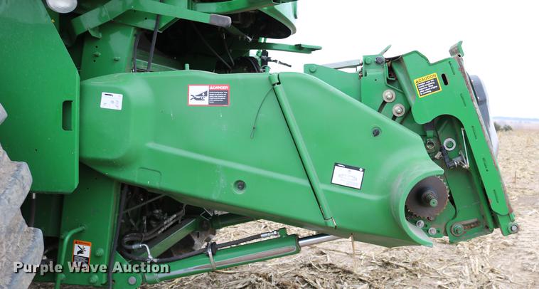 image for item DB1168 2013 John Deere S670 STS combine