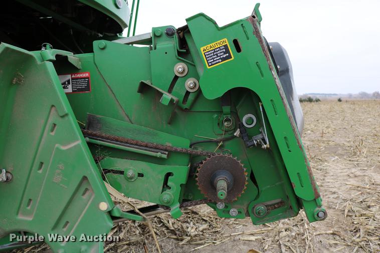 image for item DB1168 2013 John Deere S670 STS combine