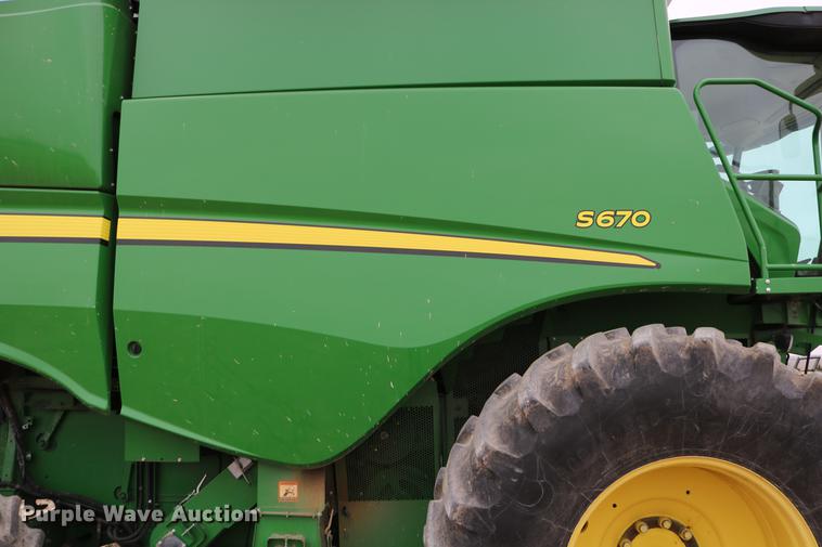image for item DB1168 2013 John Deere S670 STS combine