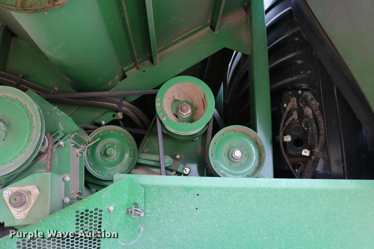 image for item DB1168 2013 John Deere S670 STS combine