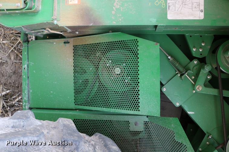 image for item DB1168 2013 John Deere S670 STS combine