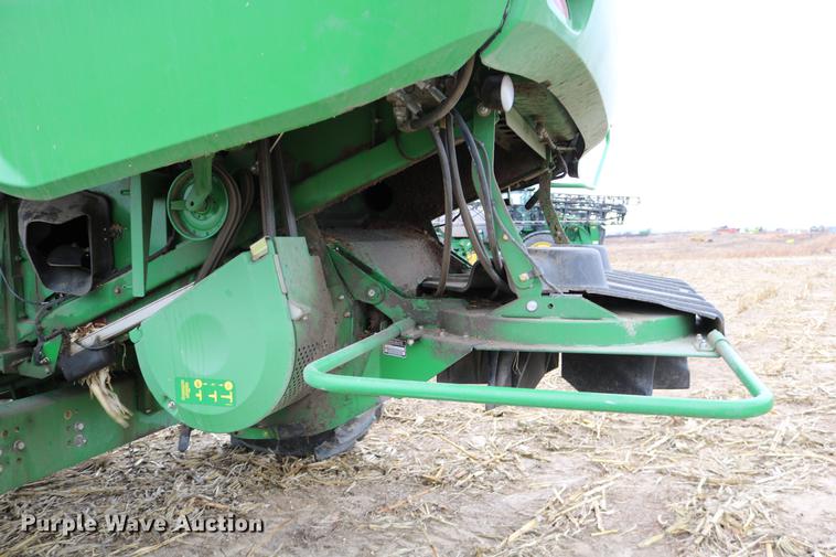image for item DB1168 2013 John Deere S670 STS combine