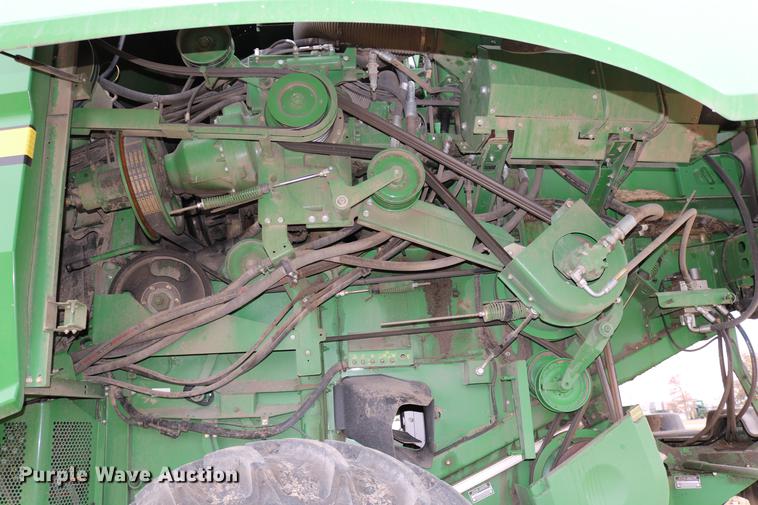 image for item DB1168 2013 John Deere S670 STS combine