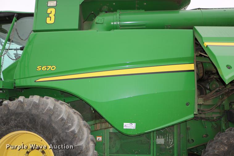 image for item DB1168 2013 John Deere S670 STS combine