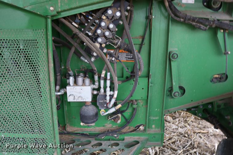 image for item DB1168 2013 John Deere S670 STS combine