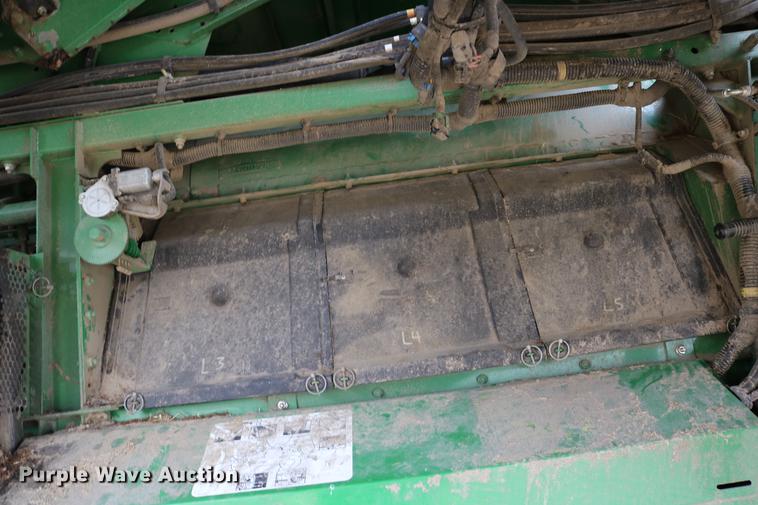 image for item DB1168 2013 John Deere S670 STS combine