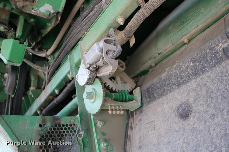 image for item DB1168 2013 John Deere S670 STS combine