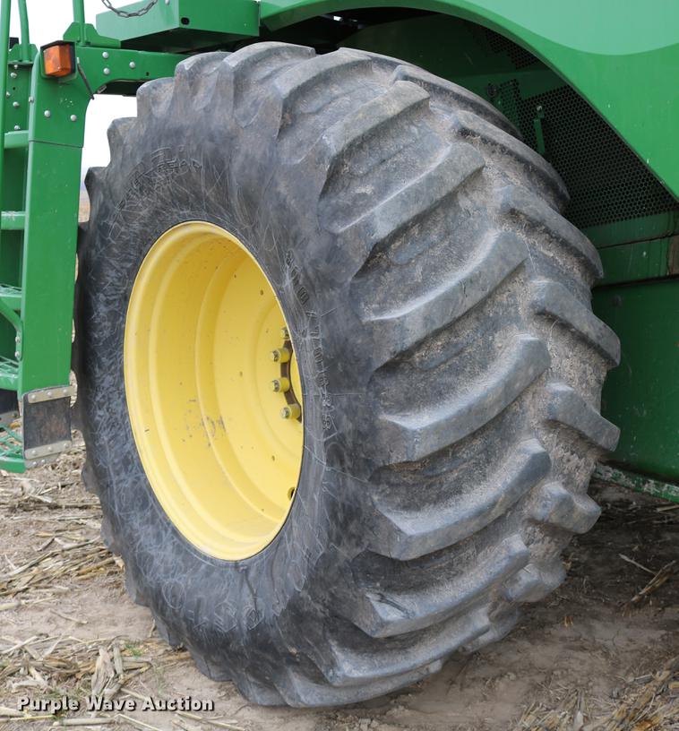 image for item DB1168 2013 John Deere S670 STS combine