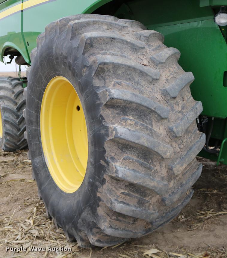 image for item DB1168 2013 John Deere S670 STS combine