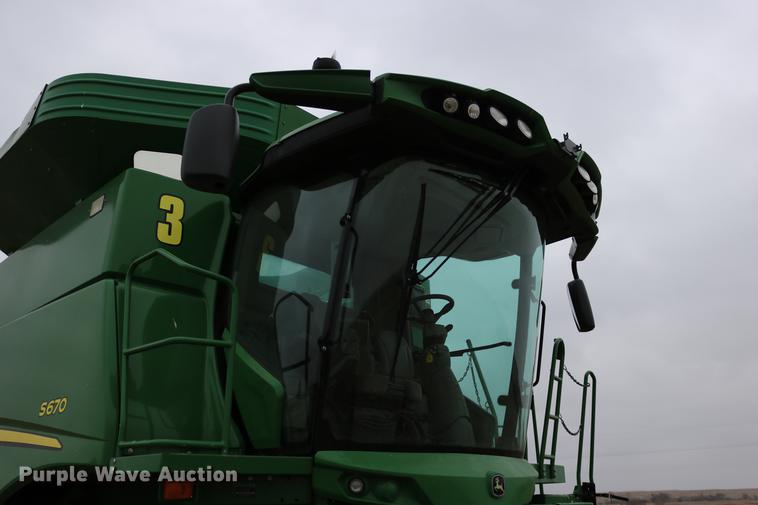 image for item DB1168 2013 John Deere S670 STS combine