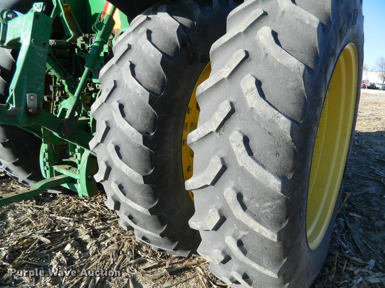 image for item DB1171 2012 John Deere 7215R MFWD tractor