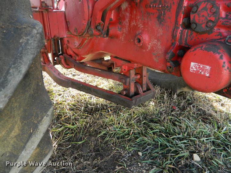 image for item DB1173 1965 International Farmall 656 tractor