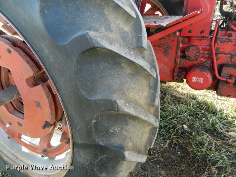 image for item DB1173 1965 International Farmall 656 tractor