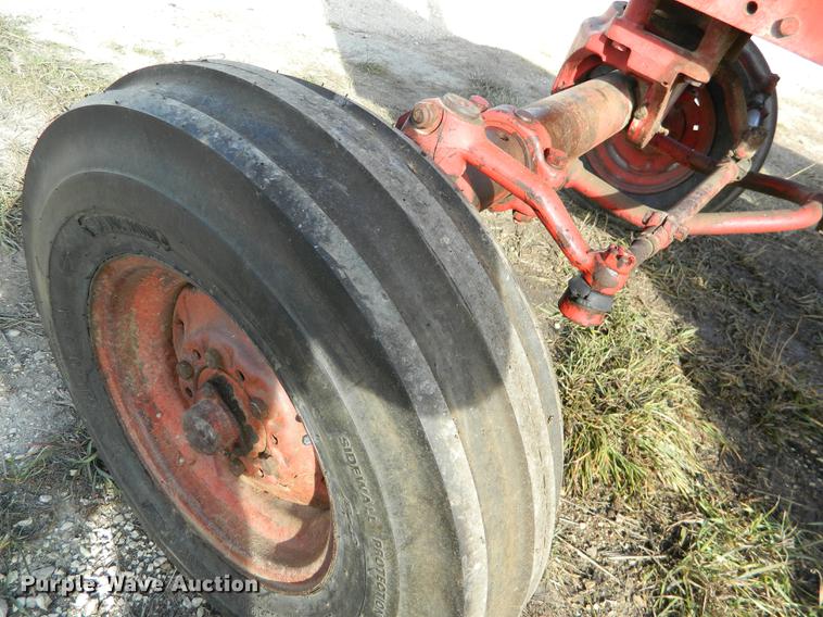 image for item DB1173 1965 International Farmall 656 tractor