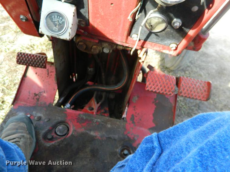 image for item DB1173 1965 International Farmall 656 tractor
