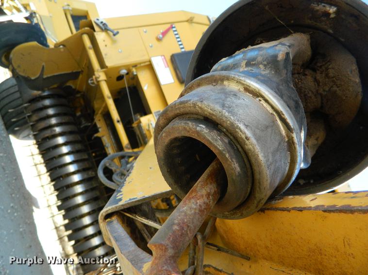 image for item DB1176 2008 Vermeer 605M round baler