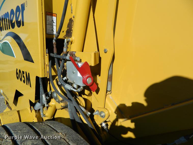 image for item DB1176 2008 Vermeer 605M round baler