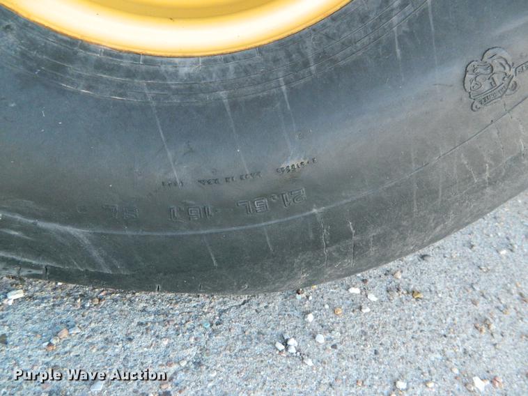 image for item DB1176 2008 Vermeer 605M round baler