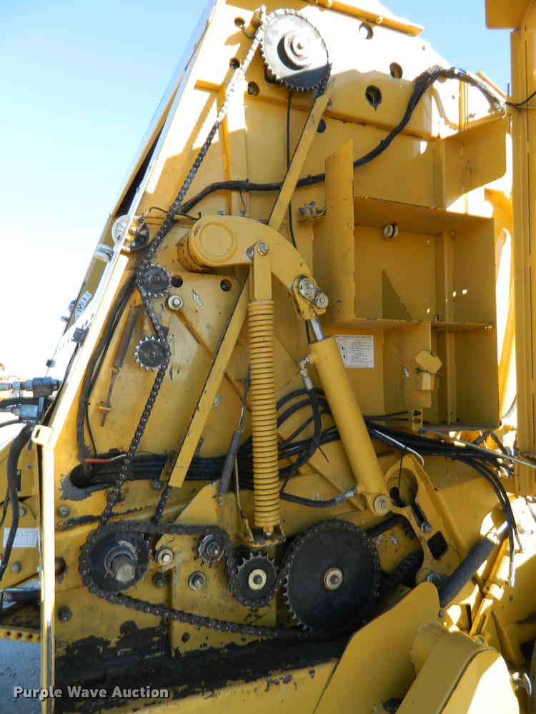 image for item DB1176 2008 Vermeer 605M round baler
