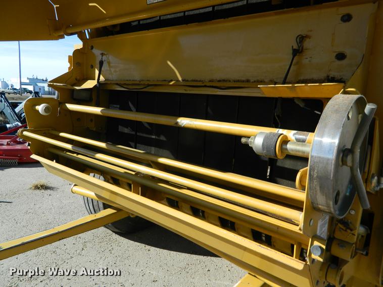 image for item DB1176 2008 Vermeer 605M round baler