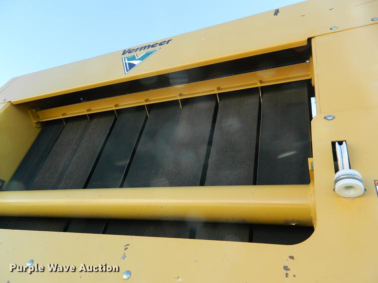 image for item DB1176 2008 Vermeer 605M round baler