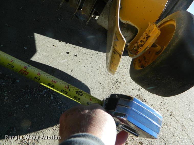 image for item DB1176 2008 Vermeer 605M round baler