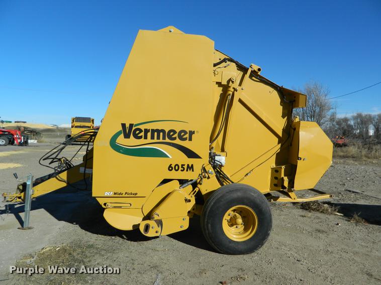 image for item DB1177 2008 Vermeer 605M round baler