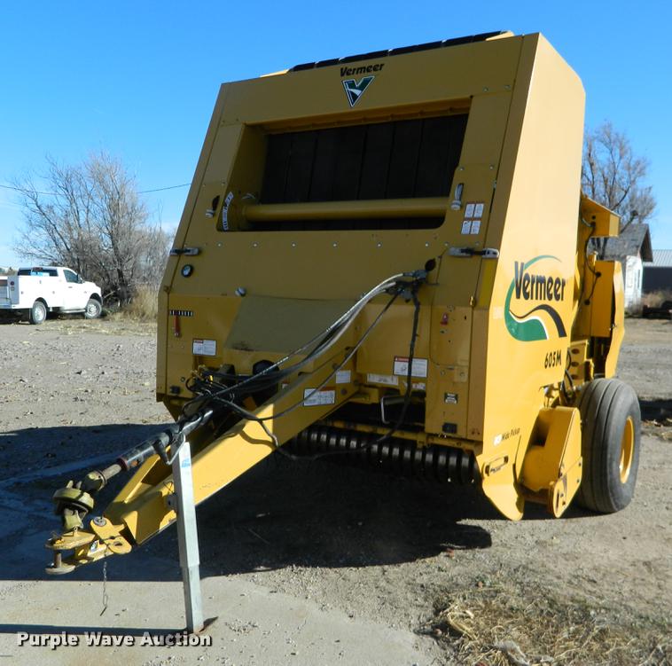 image for item DB1177 2008 Vermeer 605M round baler