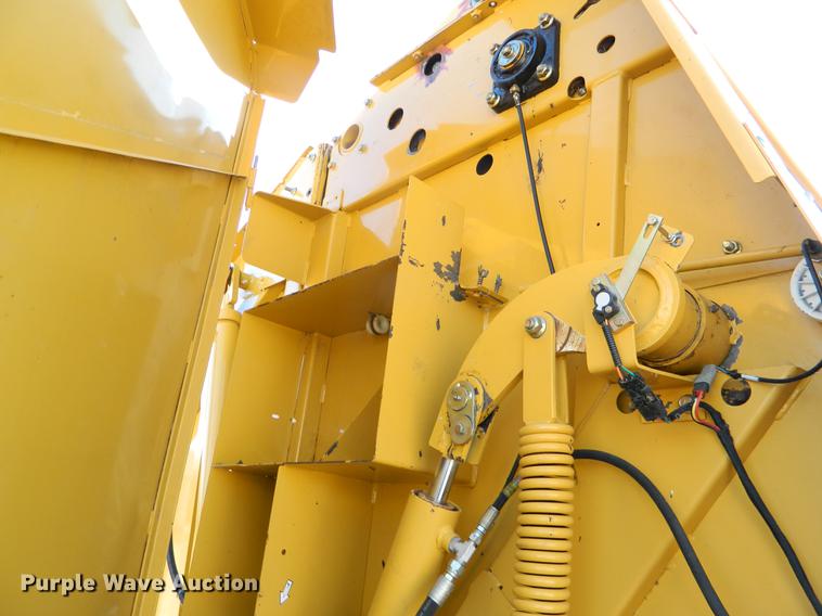 image for item DB1177 2008 Vermeer 605M round baler