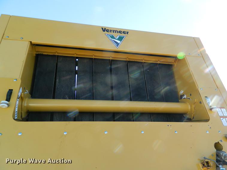 image for item DB1177 2008 Vermeer 605M round baler