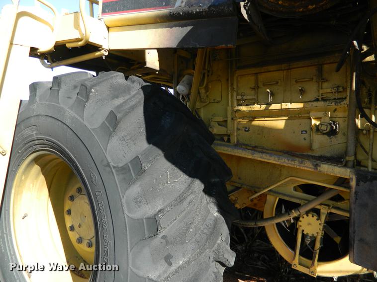 image for item DB1188 1998 New Holland TR98 combine