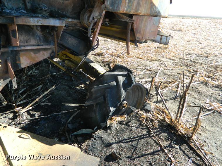 image for item DB1188 1998 New Holland TR98 combine