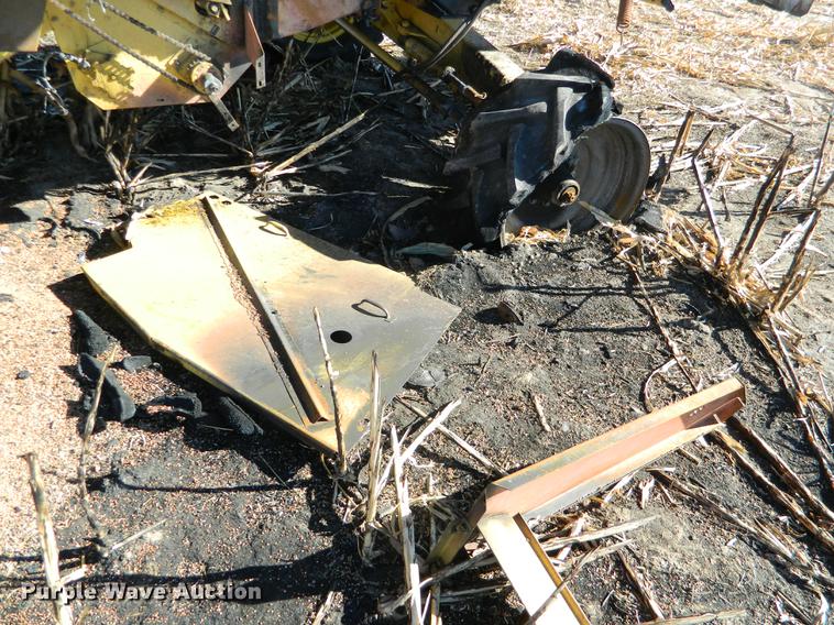 image for item DB1188 1998 New Holland TR98 combine