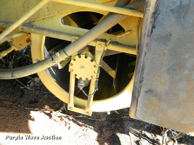 image for item DB1188 1998 New Holland TR98 combine