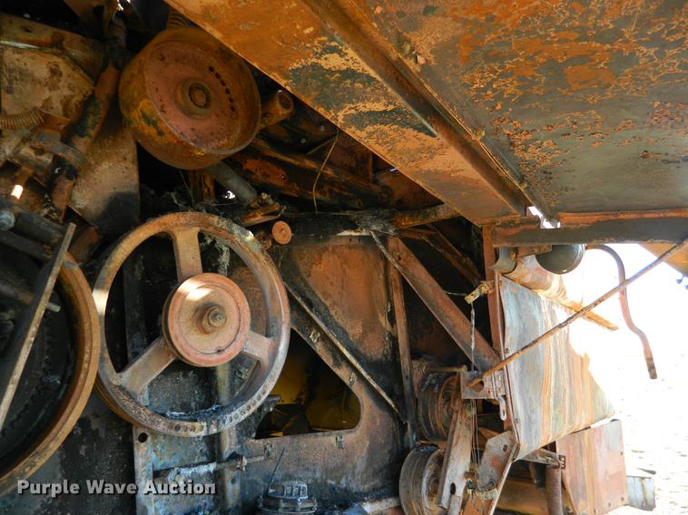 image for item DB1188 1998 New Holland TR98 combine