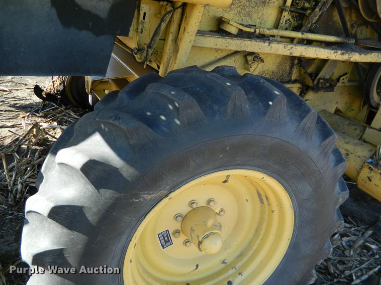 image for item DB1188 1998 New Holland TR98 combine